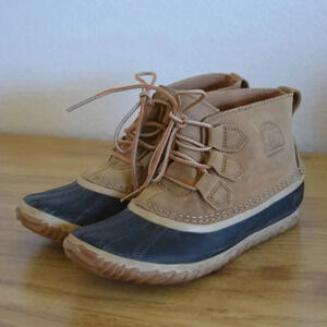 SOREL Tan & Black Waterproof Womens Lace up Duck Boot Size 5.5